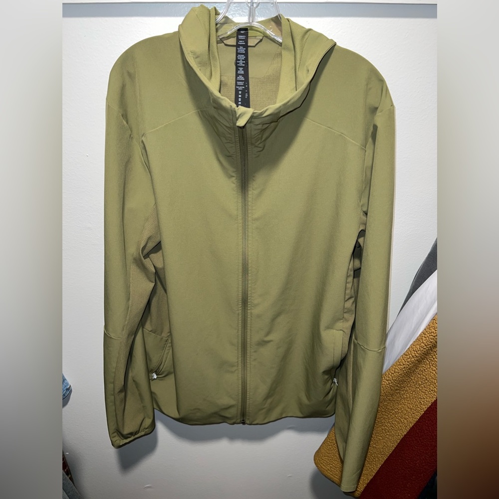 Lululemon light packable jacket XL
